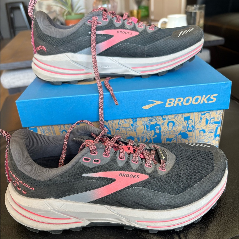 Brooks Women's Trail Runners - Cascadia